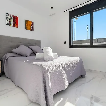 La Del Roc Villa *