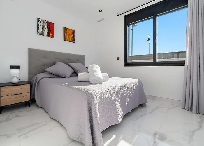 La Del Roc Villa *